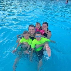 Meet your Posher, Stephen